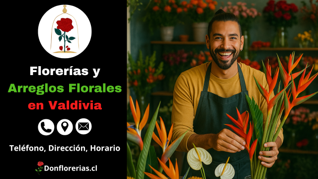 Florería en Valdivia con despacho a domicilio. Un florista sonriente sostiene un ramo de flores exóticas como aves del paraíso y flores tropicales naranjas, en una tienda colorida llena de plantas y arreglos florales. Floristería en Valdivia con atención personalizada, arreglos vibrantes y servicio de envío a domicilio.